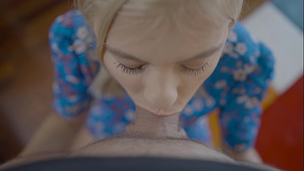 Nonton Horny Secretary - Sucking Dick At Work thumbnail