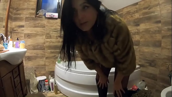 Nonton Preview- Milfycalla- Pee Play In Bathtub While Wearing A Fur Coat And Pantyhose 198 - And This Is A Fetish That I Like. I ... thumbnail