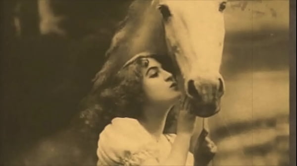 Play MP4 - Dark Lantern Entertainment presents 'Beauty And The Beast'