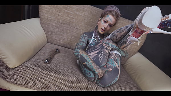 Anuskatzz Gets A Stainless Steel Dildo To Shove Up Her Ass thumbnail