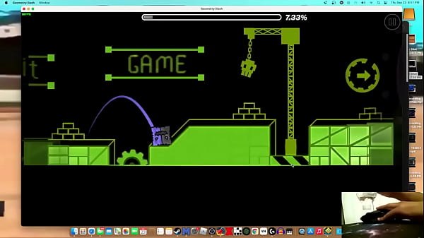 I beat Retray with a water bottle! (Geometry Dash)
