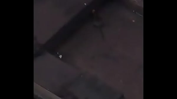 Nonton Con In Park De Fondo thumbnail