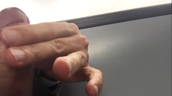 Masturbation on main street of Bras&iacute;lia 