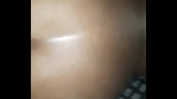 Darkskinned beauty throws it back hard 