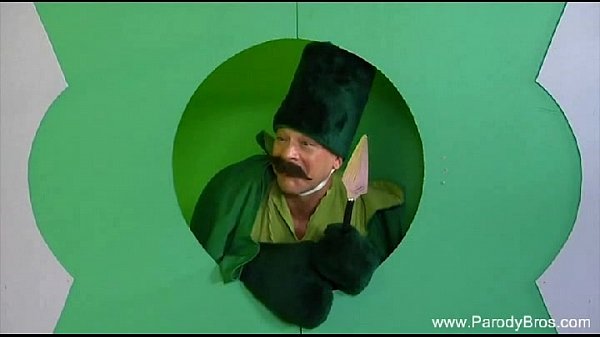 Play MP4 - Fun Threesome From The Wizard Of Oz