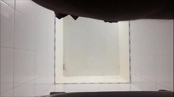 Indian girl on toilet spy_cam