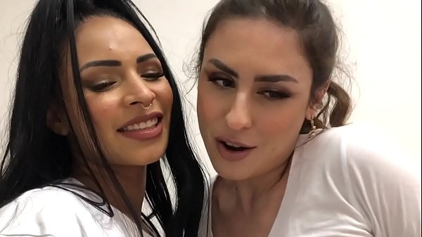 Play MP4 - EMME WHITE E POCAHONTAS &vert; O ASMR MAIS SAFADA E CHEIO DE PUTARIA QUE VOC&Ecirc; VAI OUVIR&period; MUITA BUCETA E PUTARIA ENTRE MULHERES GOSTOSAS&period;