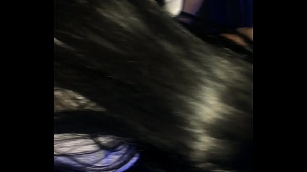 NOVINHA DANDO A BUCETINHA DE QUATRO 