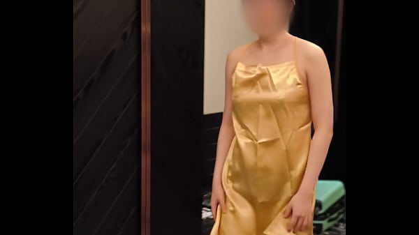 Nonton Gold Camisole One Piece thumbnail