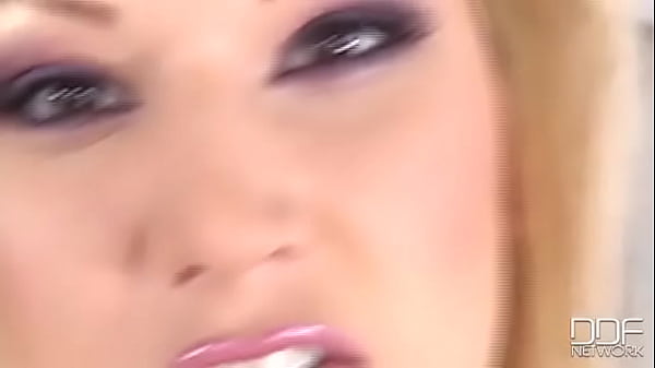 Nonton Knockers Take Us To Our Knees! thumbnail