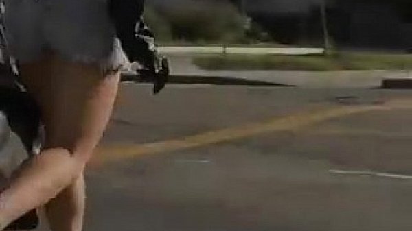 Nonton Public Flashing thumbnail