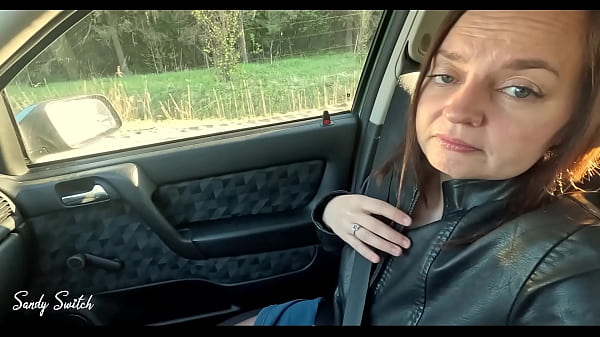 Nonton Pretty Hitchhiker Seduces Driver And Gives Blowjob At 93 Mph thumbnail