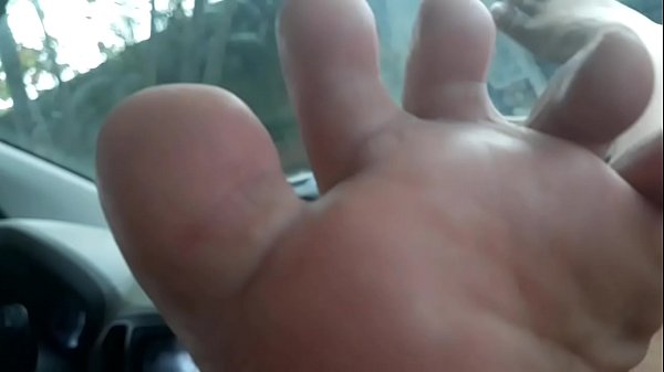 Paty bumbum fazendo fetiche_de podolatria (tezão por pés )