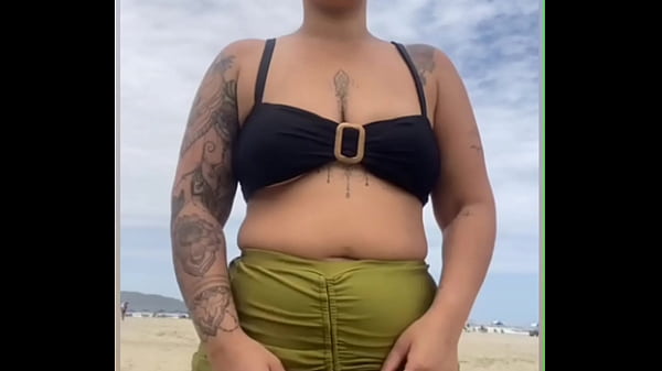 Me Exibi Pro Sorveteiro E Deixei Ele Passa A M&atilde;o Na Minha Buceta thumbnail