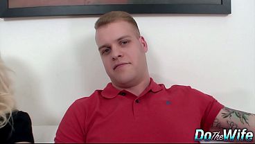 Nonton Cuck Watches His Hot Blonde Wife Nataly Real Get Fucked thumbnail