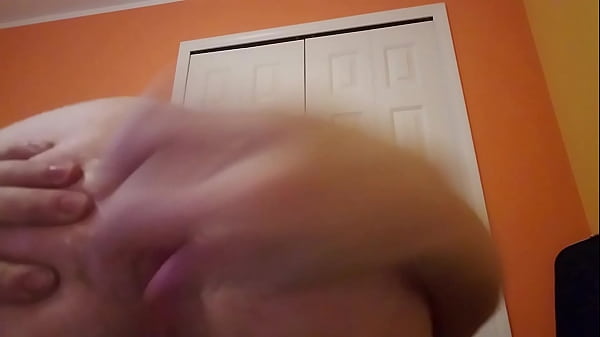 Play MP4 - Playing with my teen hole at home