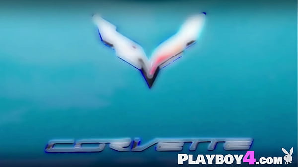 Nonton Sexy Big Tits Milf And Big Ass Model Posed Totally Naked thumbnail