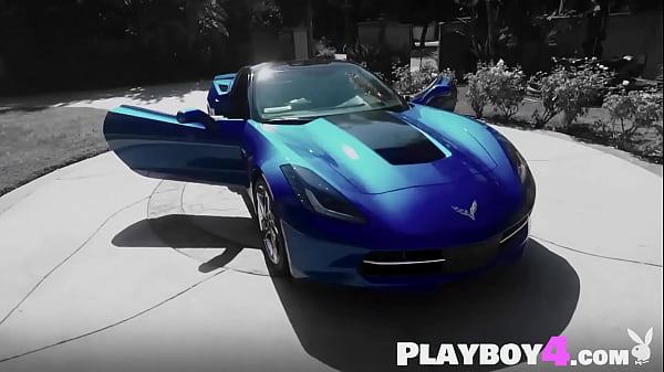 Sexy big tits milf and big ass model posed totally naked 