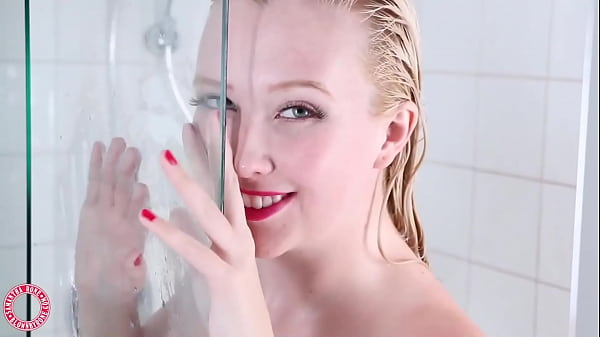 Blonde samantha rone fucks her dildo during shower time 