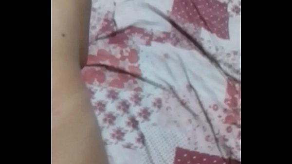 Comendo a_pauta pensando em outra