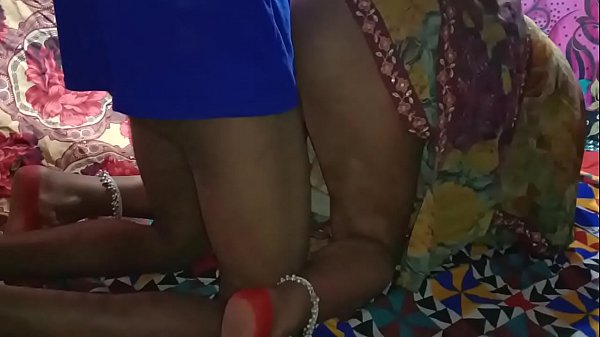 Play MP4 - पड़ोस वाली भाभी को अपने घर बुलाया और चोद दिया