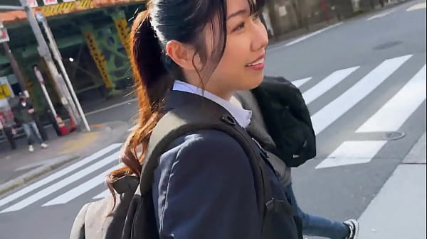 純粋無垢な花丸笑顔がおっぱいをいじられた途端艶っぽい大人の表情へ&hellip;潮で卑猥な音を奏でるぐっちょぐちょパイパンま●こに生チン突き立て美尻&美乳を堪能！キツキツ膣内に中出し1発目！！ Part1 thumbnail