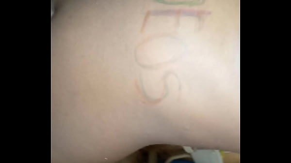 Black babe shaking that ass 