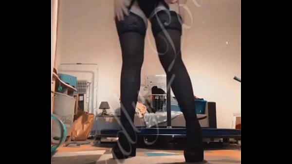 Une vid&eacute;o o&ugrave; je me caresse pendant 6min est disponible ci dessous pour 