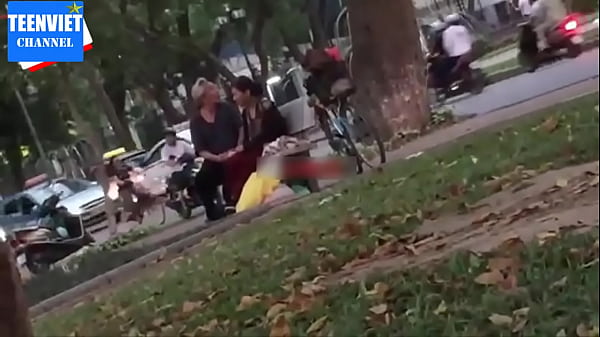 cụ_bà chiều cụông