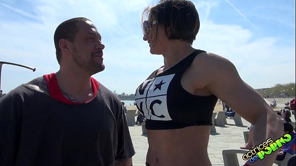 Play MP4 - Rob y la forzuda Karyn