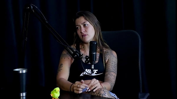 Play MP4 - Conheceu mentirosos&comma; pediu o homem em namoro&comma; falou da sua pior grava&ccedil;&atilde;o&comma; e a cena hard que fez&period;&period;&period; - Flor de Damiana &lpar;WATCH ON&colon; SHEER&sol;RED&rpar;