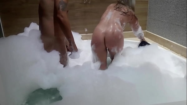 Vídeo de casadafodendo no motel comamante vaza na net