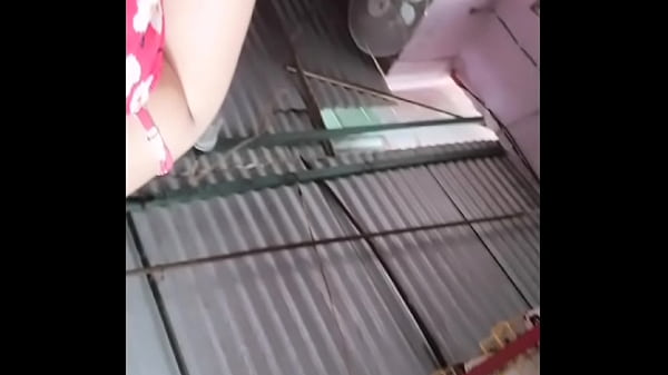 Bajo falda en la tienda 