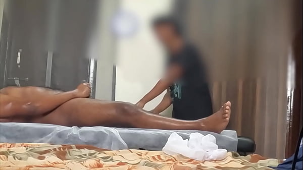 Play MP4 - Dick flashing to massage lady in Thailand