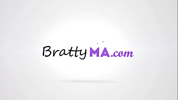 Nonton Stepmom Blackmails Coach With Her Mouth! thumbnail