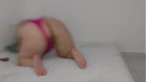 Nonton Vivi Guedez - Horny Kicks Inside His Underwear, And Then He Had To Drop The Controller To Get The Little Slut On The Couch. thumbnail