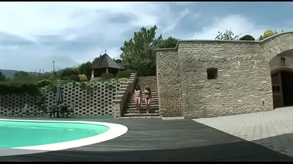 Nonton Maria Bellucci Is A Horny Mommy With A Slutty Friend Named Alexa Weix thumbnail