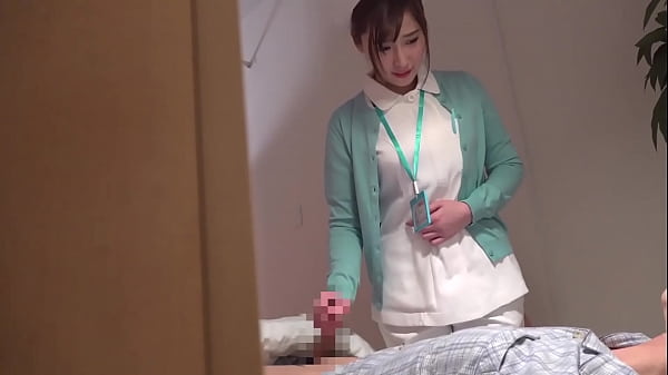 男の永遠のあこがれ看護師さん。中でも女として今が旬！の人妻看護師さんの夜勤中の実態をお見せします！ thumbnail