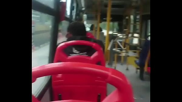 Paja en el autob&uacute;s 