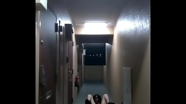 Play MP4 - 【女装もみじ】　制服のお尻とちんちん　【朱音もみじ】