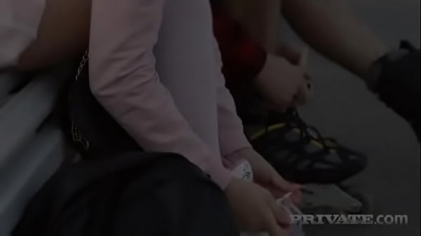 Nonton Karry Slot, Anal Debut thumbnail