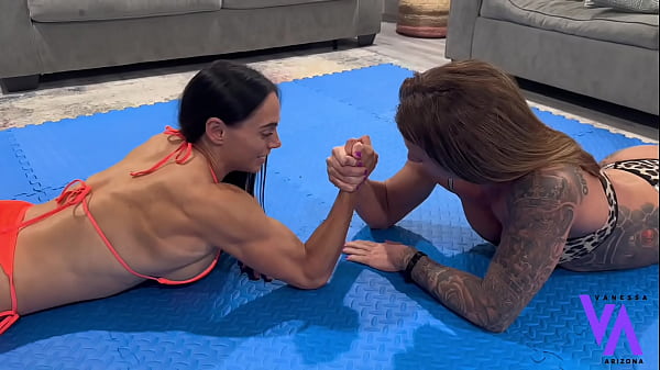 STRENGTH CHALLENGE: VANESSA ARIZONA VS TAPERED PHYSIQUE