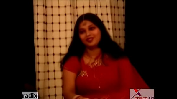chubby fat_indian aunty in_red sari
