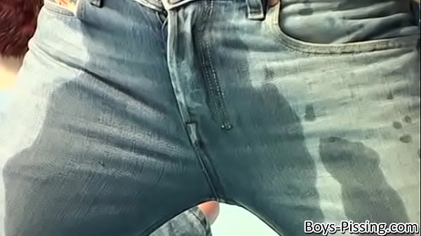 Play MP4 - Cute uncut jock pisses his pants before tugging his big dick