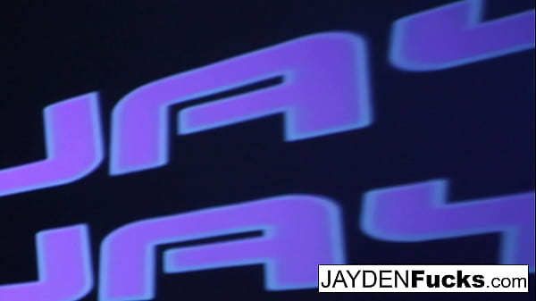 Brunette babe gets wild 