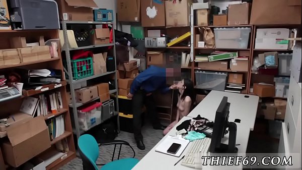 Black cop Suspect was caught redhanded_by storeassociate