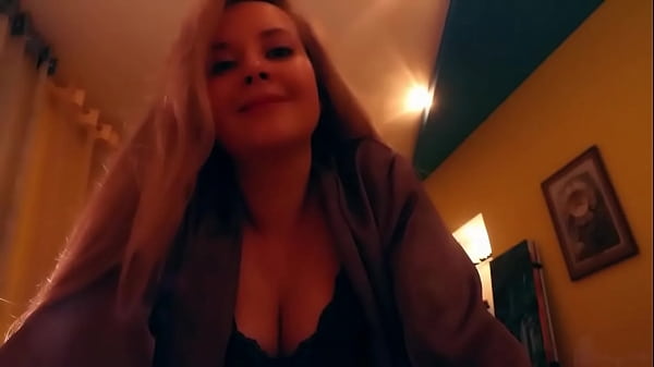 Hot girldoing body massage