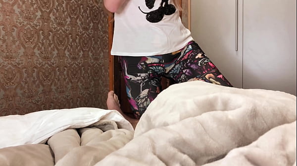 Play MP4 - Stepdaughter Woke up Stepdad with Blowjob and Fucked him while Mom was out - Russian Amateur with Dialogue