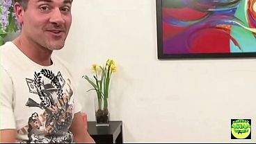 Nonton After Giving The Guy A Footjob The Naughty Asian Jumps On The Guys Shaft thumbnail