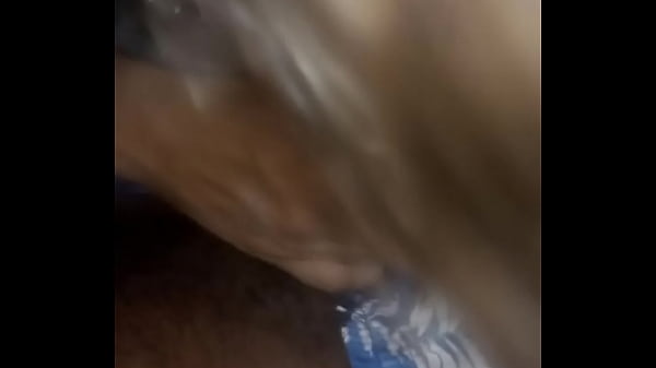 Play MP4 - Mi vecina acepta por primera vez follar en mi casa cuando su marido no esta